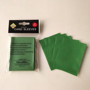 Matowe rękawy ochronne w kolorze zielonym do japońskiej karty do gier o wymiarach 60 x 87 mm